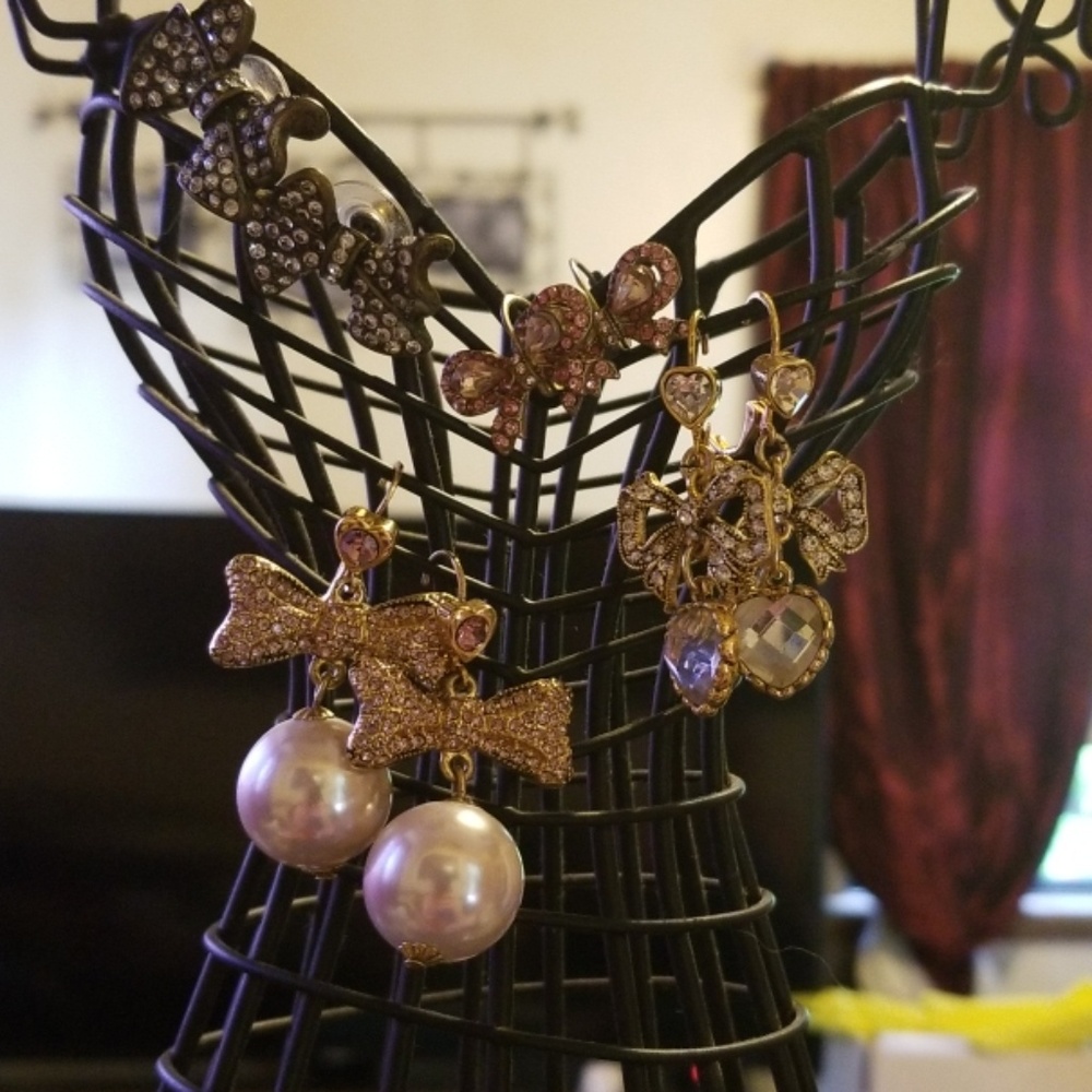 4 Pairs!! Bundle of Betsey Johnson Earrings